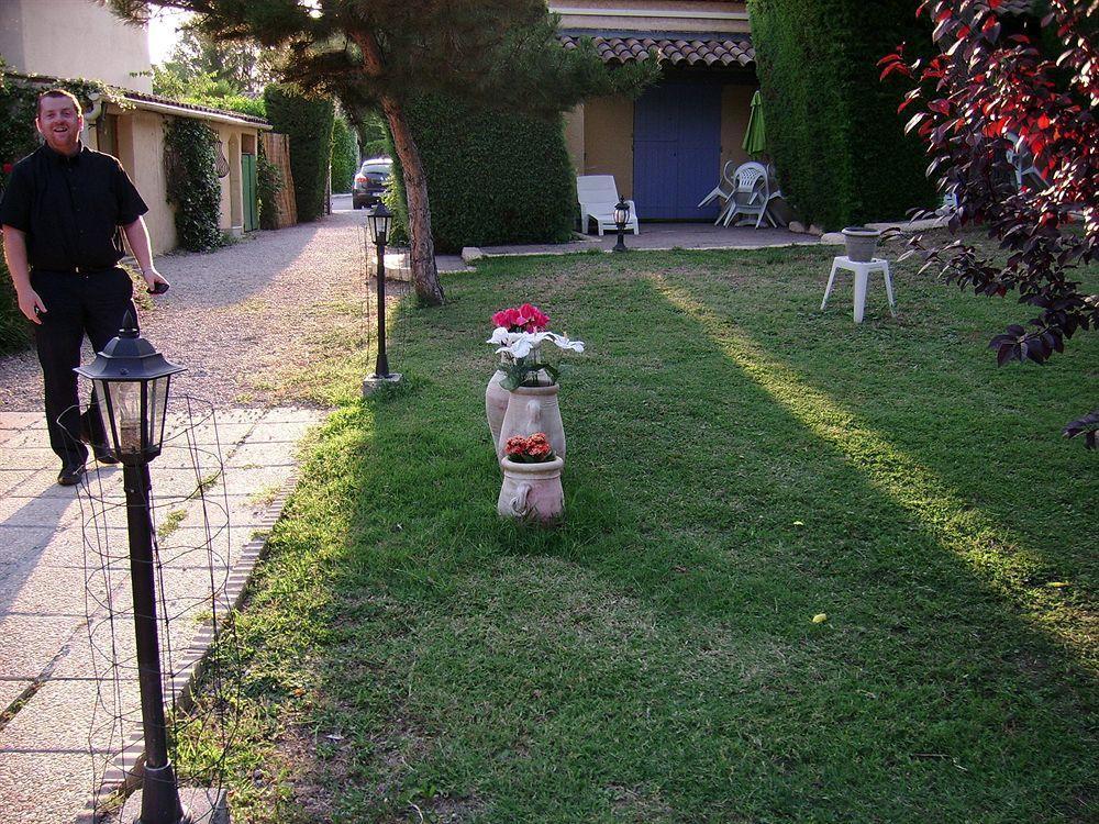 Auberge Des Pins ตูร์แรตส์ ภายนอก รูปภาพ