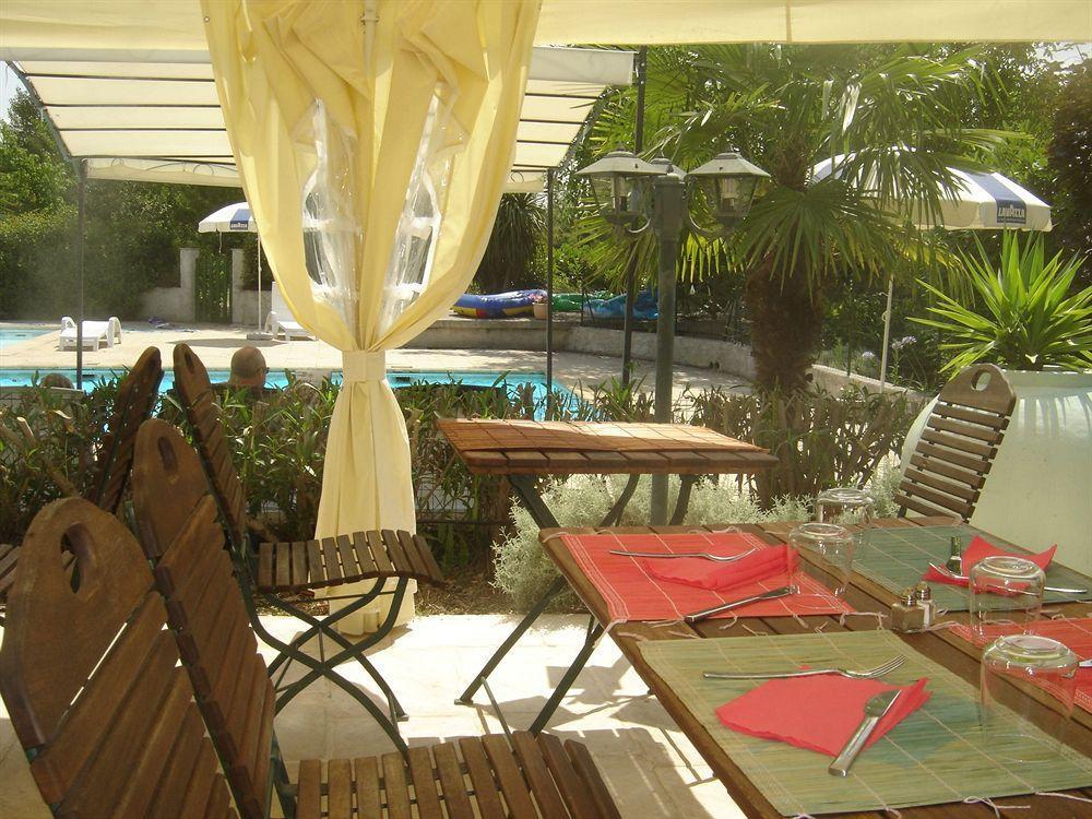 Auberge Des Pins ตูร์แรตส์ ภายนอก รูปภาพ