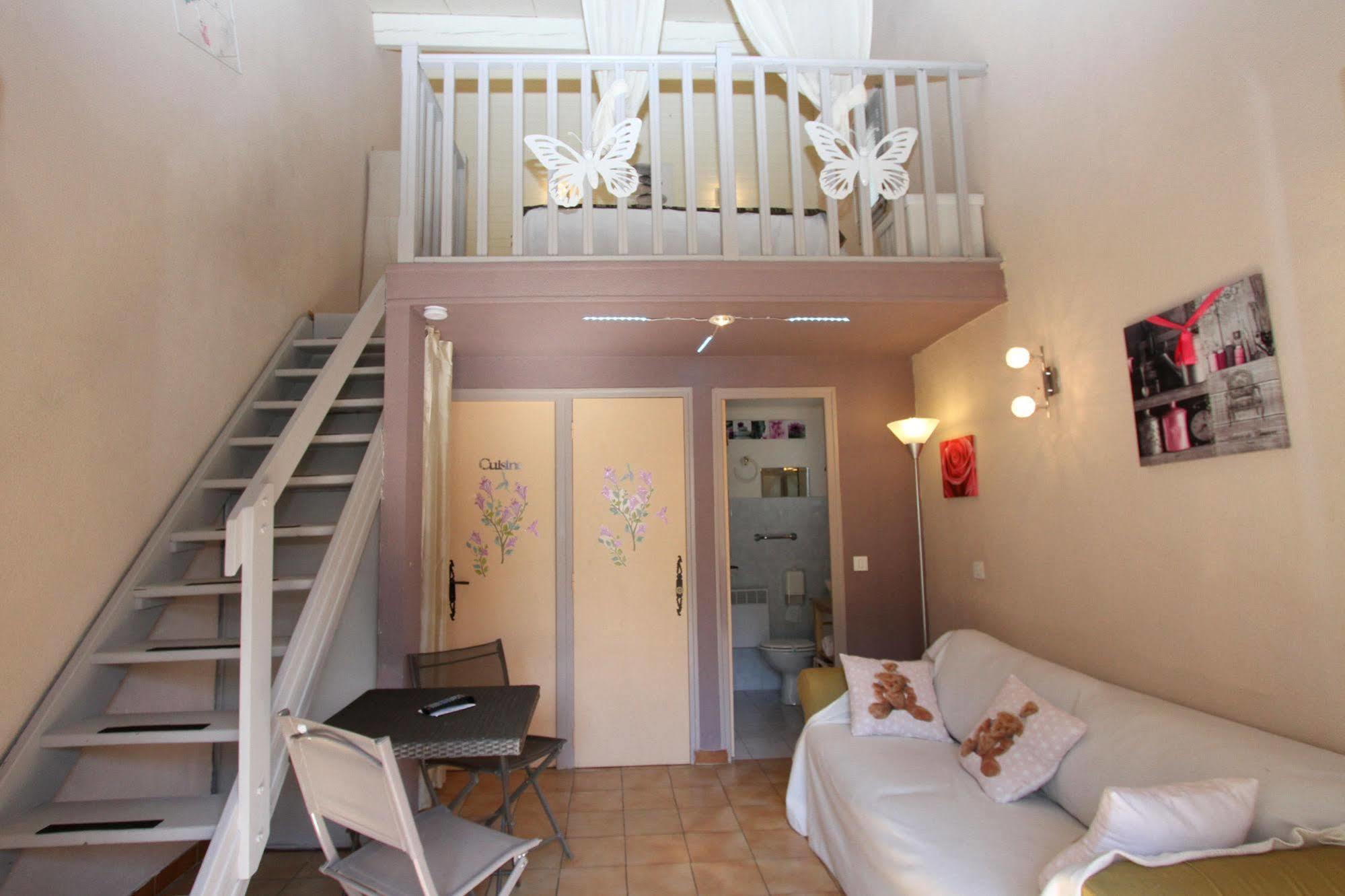 Auberge Des Pins ตูร์แรตส์ ภายนอก รูปภาพ