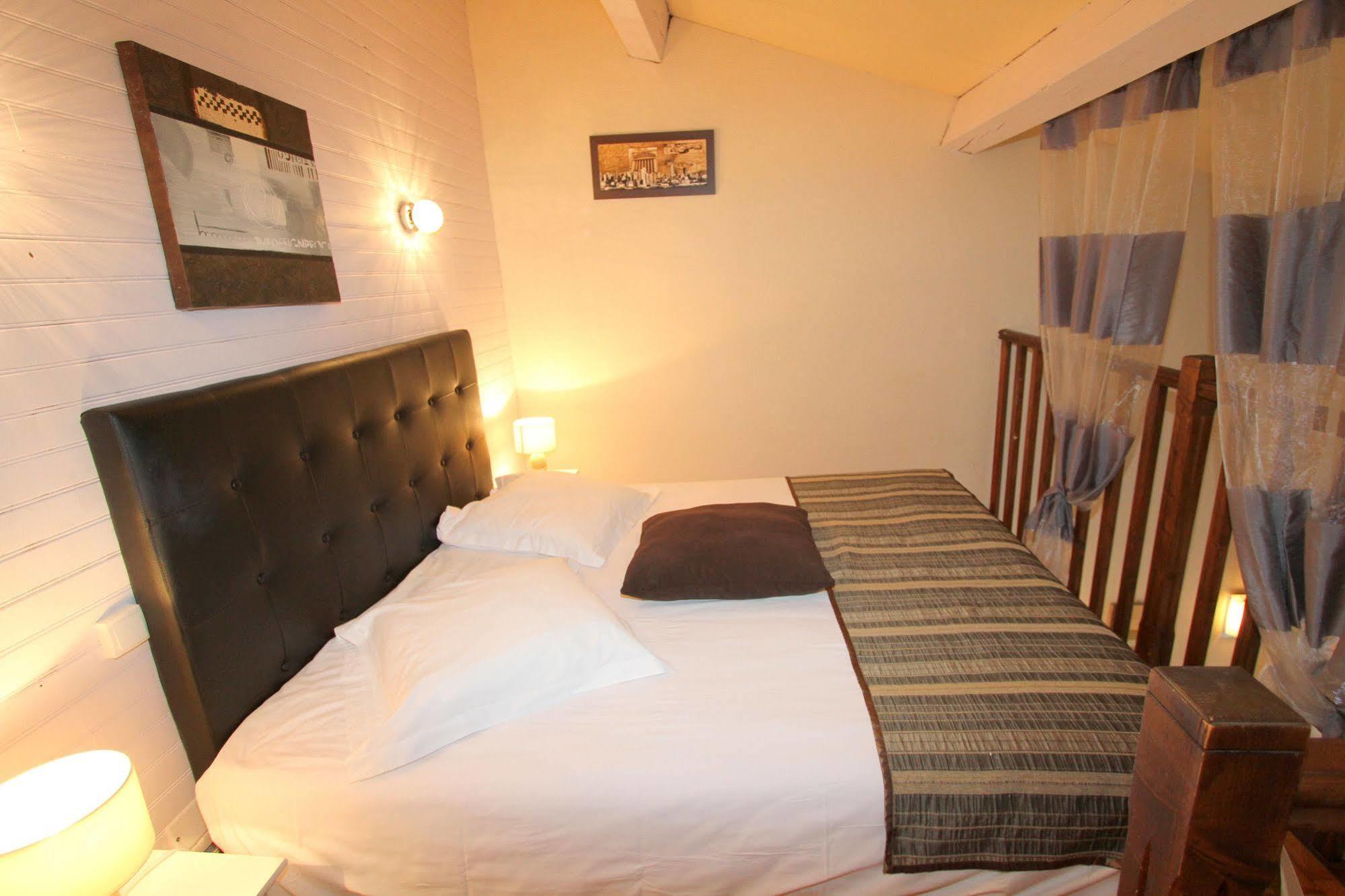Auberge Des Pins ตูร์แรตส์ ภายนอก รูปภาพ