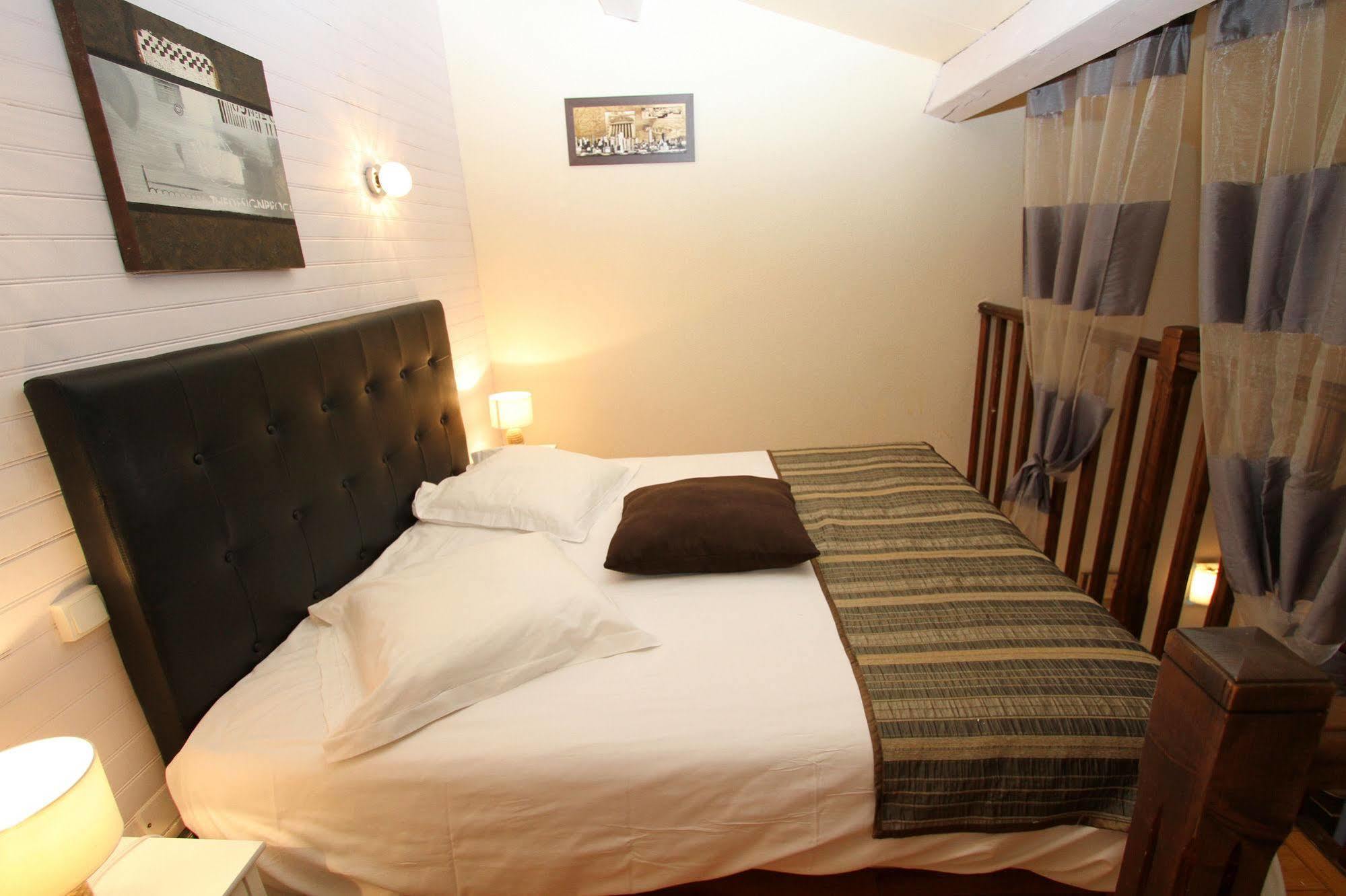 Auberge Des Pins ตูร์แรตส์ ภายนอก รูปภาพ