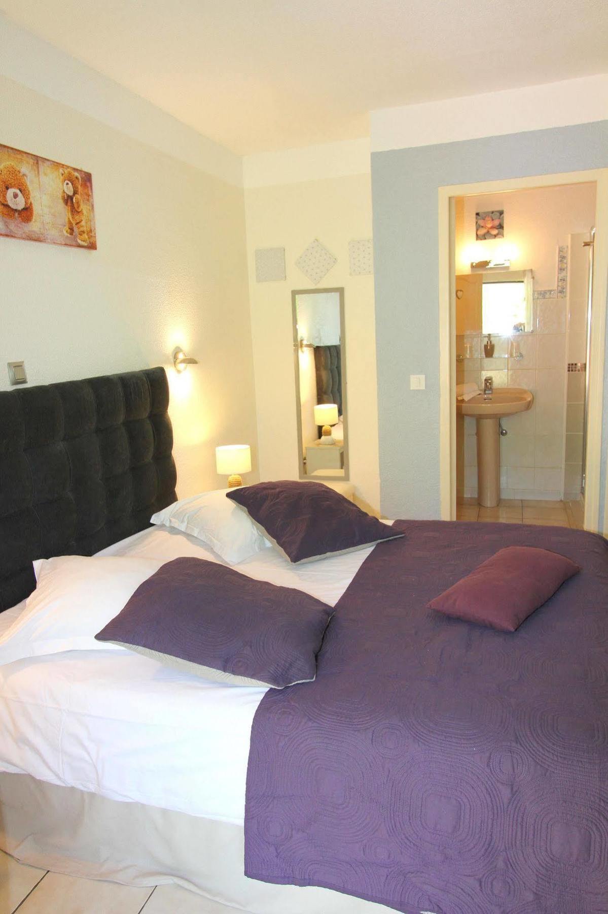 Auberge Des Pins ตูร์แรตส์ ภายนอก รูปภาพ